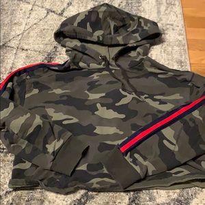 BB Dakota Adorable camo hoodie!